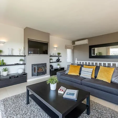 Stunning 6 Bed Private Pool Mijas Gol וילה פואנגירולה
