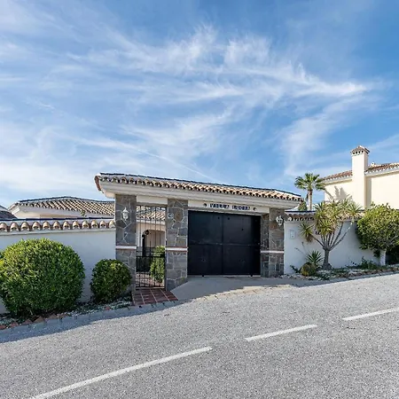 Stunning 6 Bed Private Pool Mijas Gol Fuengirola