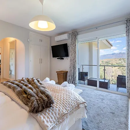 Stunning 6 Bed Private Pool Mijas Gol