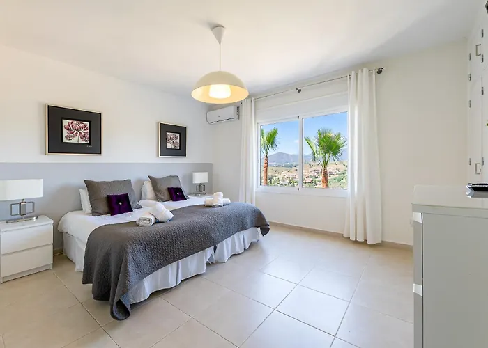 Stunning 6 Bed Private Pool Mijas Gol Villa