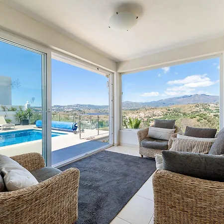 Stunning 6 Bed Private Pool Mijas Gol Villa