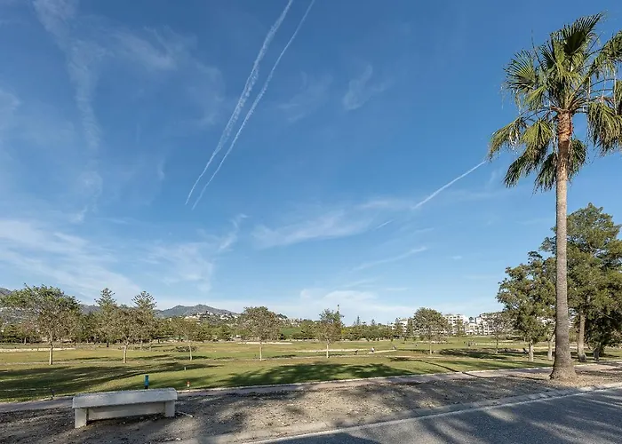 Stunning 6 Bed Private Pool Mijas Gol 别墅