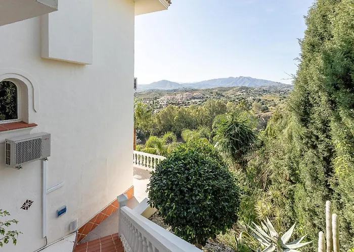 Stunning 6 Bed Private Pool Mijas Gol Фуенхірола