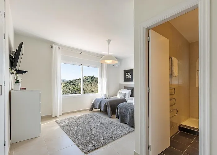 Вілла Stunning 6 Bed Private Pool Mijas Gol