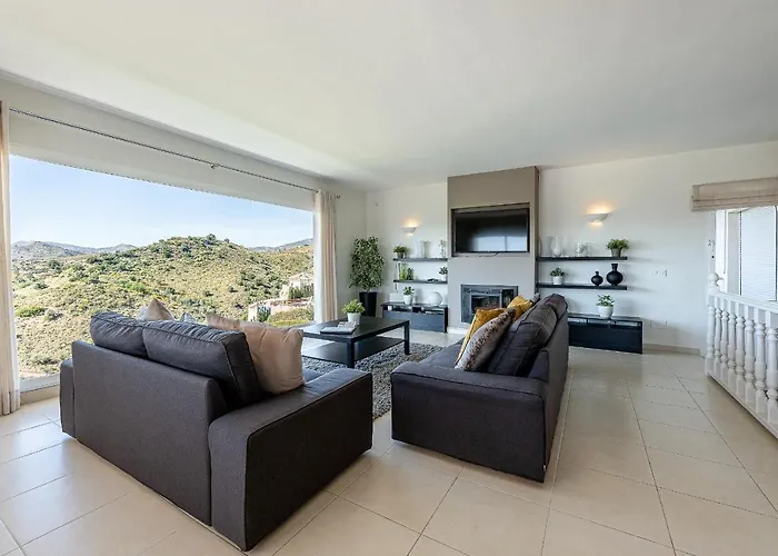 Stunning 6 Bed Private Pool Mijas Gol * Фуенхірола