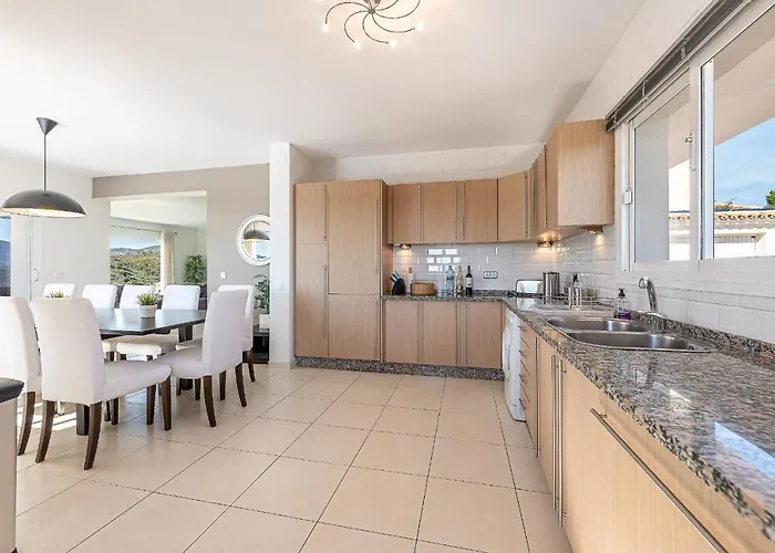 Stunning 6 Bed Private Pool Mijas Gol * Фуенхірола