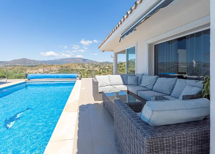Stunning 6 Bed Private Pool Mijas Gol Вілла