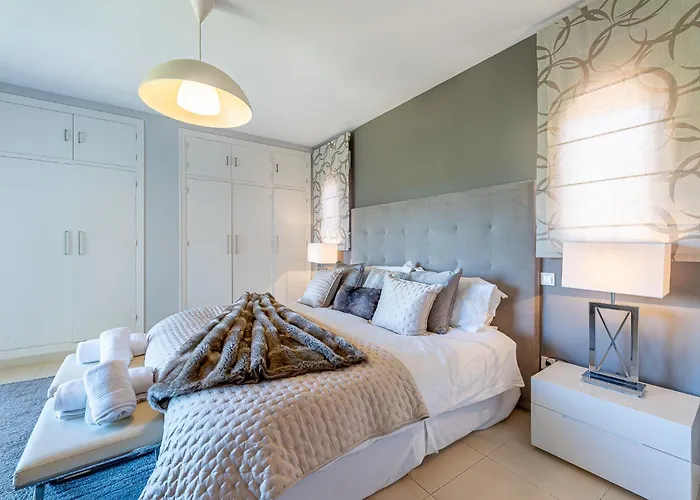 Stunning 6 Bed Private Pool Mijas Gol * Фуенхірола